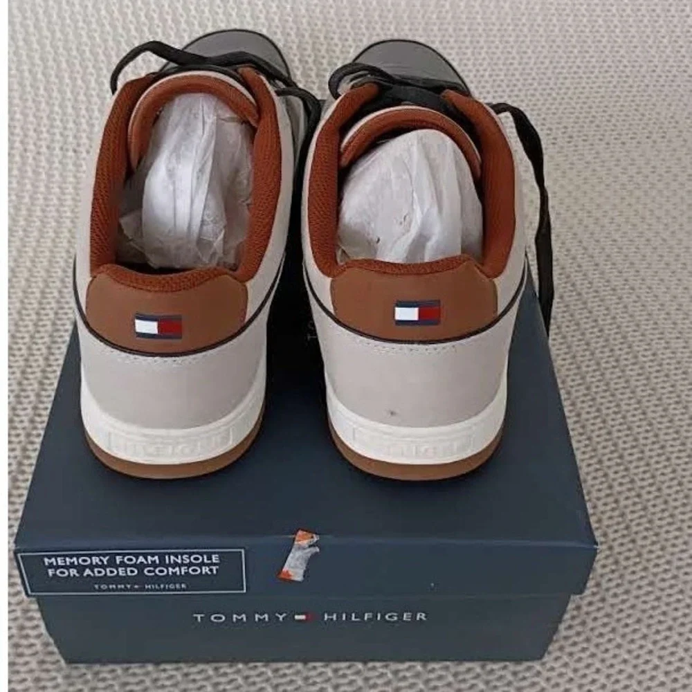 Tommy‎ Hilfiger Tenito Mens Light Gray Low Top Sneakers Size 10 M Memory Foam